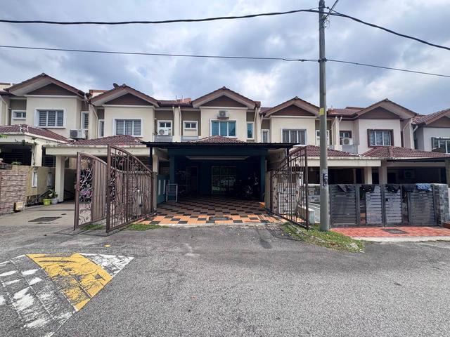 FACING PADANG Double Storey Seksyen 3 Puncak Saujana Kajang