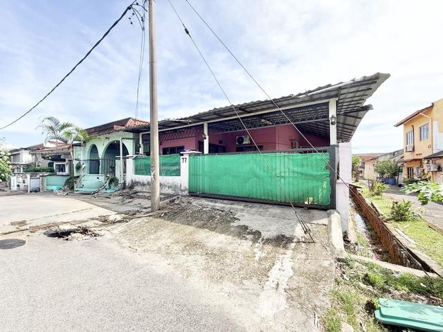 FACING PADANG END LOT Single Storey Taman Bunga Melor Klang