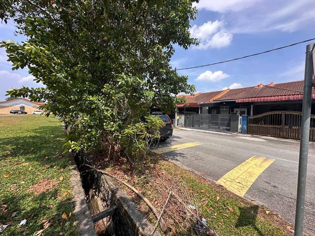 FACING PADANG Single Storey SP 7 Bandar Saujana Putra