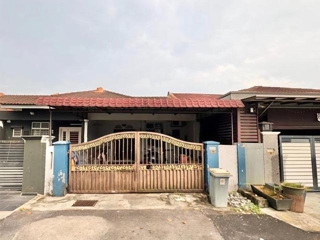 FACING PADANG Single Storey Terrace SP7 Bandar Saujana Putra