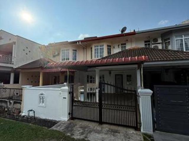 FACING PADANG Taman Merdeka Jaya 2 Storey Terrace House Batu Berendam