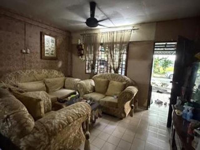 Facing Padang 2 storey Cluster Seksyen 18