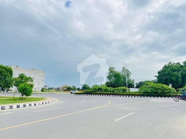 Facing Park 5 Marla Plot Sale In Sale city Sector M7C2