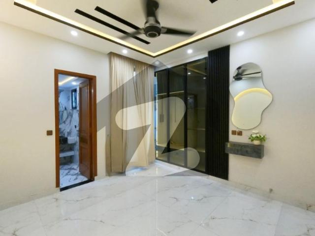 Facing Park 10 Marla House In Central Park Block G Is Best Option Central Park Block G