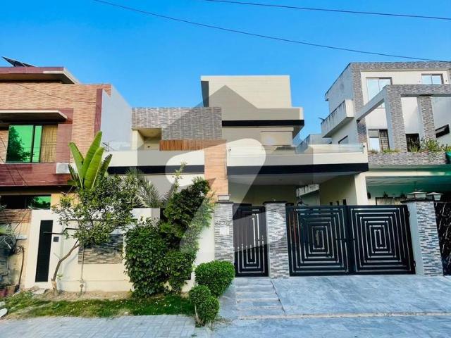 Facing Park 10 Marla Slightly Used House For Sale In Central Park Lahore Central Park Block F