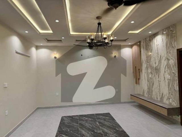 Facing Park 10Marla Brand New House Walking Distance 300 Feet Main Boulevard Road Al Jalil Garden