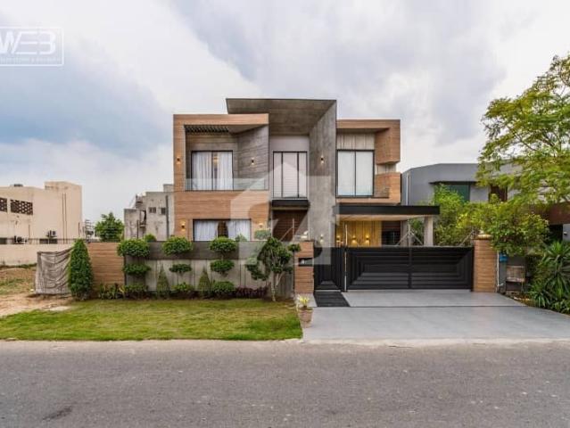 Facing Park 1 Kanal Fully Furnished Villa At Prime Location In DHA Phase 6