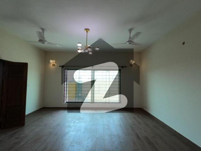 Facing Park 375 Square Yards House Ideally Situated In Askari 6