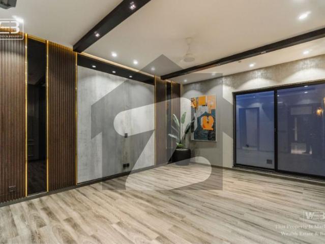 Facing Park Modern 1 Kanal Top Designed House In Phase 7 DHA Phase 7