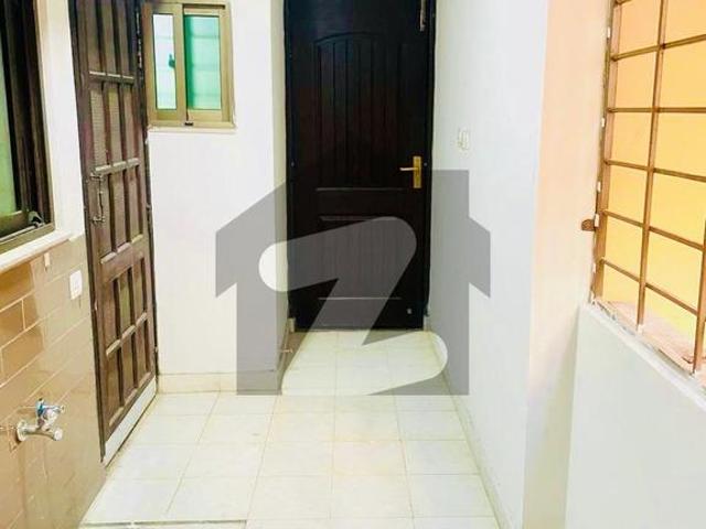 Facing park new building ready to shift well mentained 3 bedrooms flat available urgent for rent wth all utilities Askari 10 Sector F