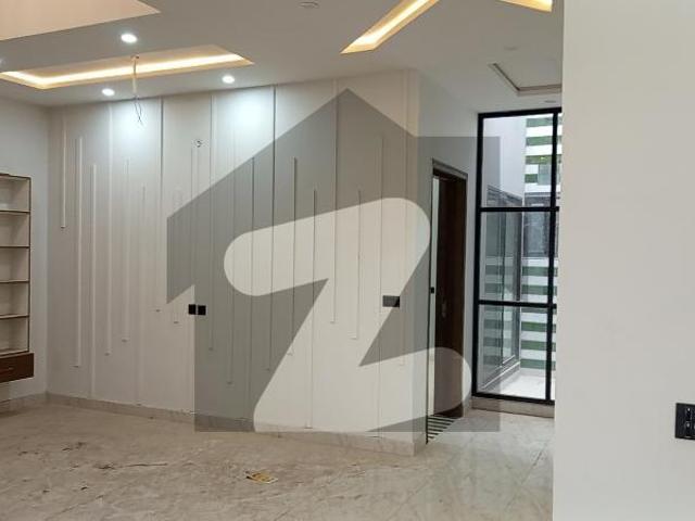Facing Park Property House For Sale In Canal Avenue Faisalabad Is Available Under Rs. 22000 Canal Avenue