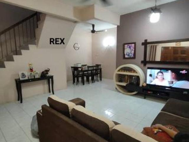 Facing Parking 2 Sty House Taman Saga Klang Simple Renovated For Sale