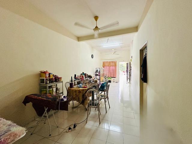 Facing playground 20x70 Single Storey Taman Ixora Salak Tinggi