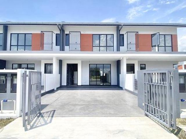 FACING PLAYGROUND 2 Storey Casira 3 Bandar Bukit Raja Klang