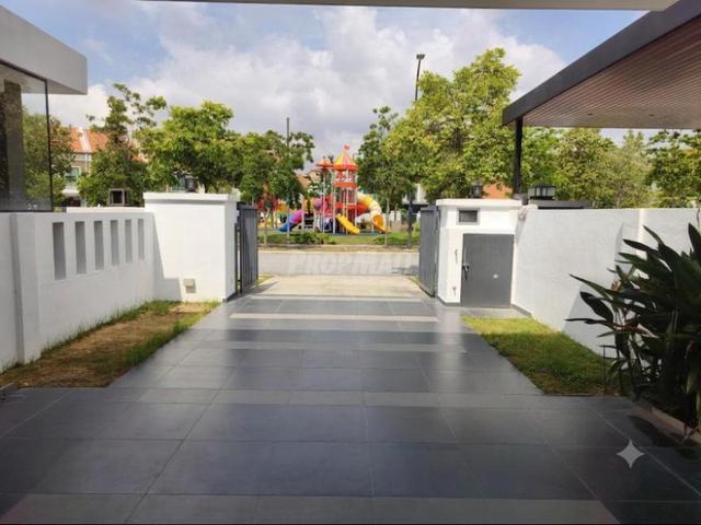 Facing Playground Double Storey Terrace Fleita Alam Impian For Sale