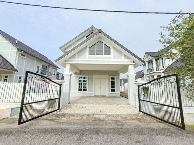 FACING PLAYGROUND END LOT 2 Storey Bungalow Taman Anjung Gapam Melaka