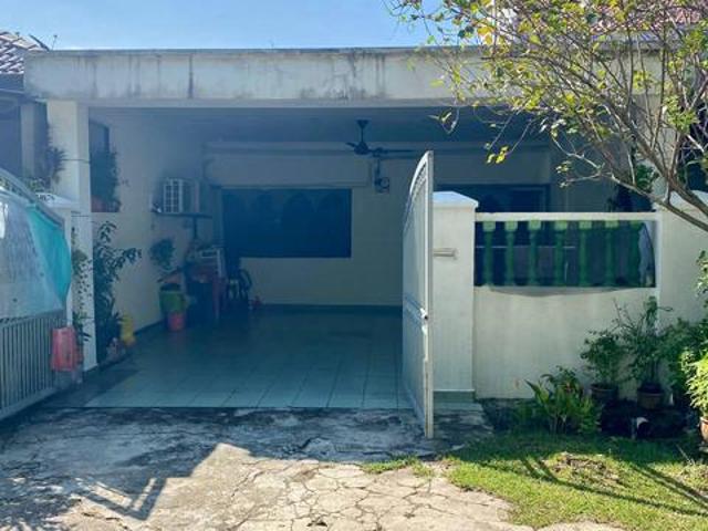 Facing Playground Renovated 1 Storey Taman Sri Muda Seksyen 25 SA