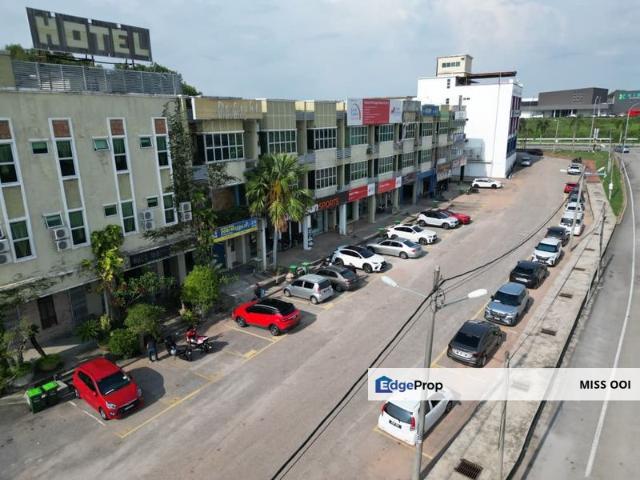 Facing Road 3 Storey Pusat Perniagaan Zamrud Sungai Petani For