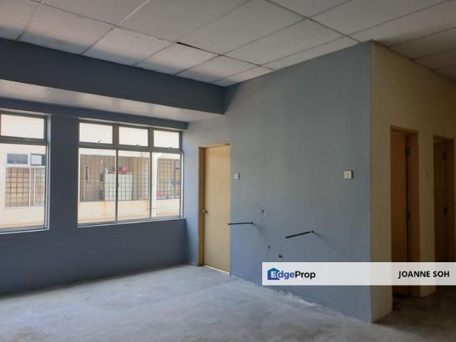 Shoplot Facing Road Freehold 3Storey For Sale