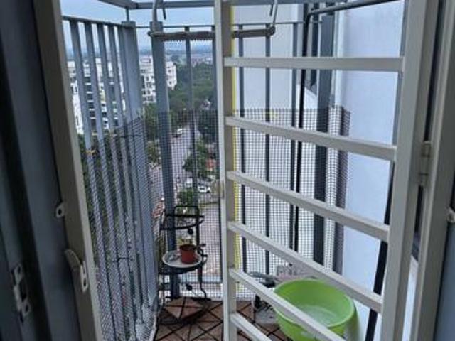 Facing tasik angin sejuk Pangsapuri Seri Akasia Puchong Privacy