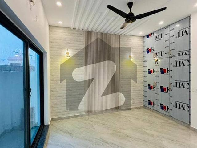 Fahad Farman Associates Offers 1 Kanal Stylish House for Sale in DHA Phase 6 Block F