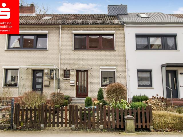 Fähr Lobbendorf: Klein aber fein, gemütliches Reihenmittelhaus mit Garten und Terrasse in guter Lage