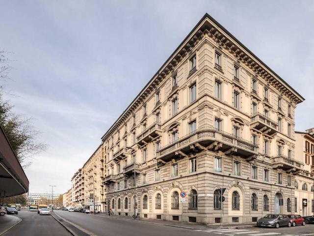 Fai splendere la tua creatività in questo magnifico spazio di lavoro