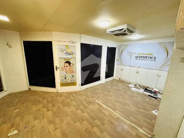 Fair Priced 950 Square Feet Office Available In Shahra E Qaideen