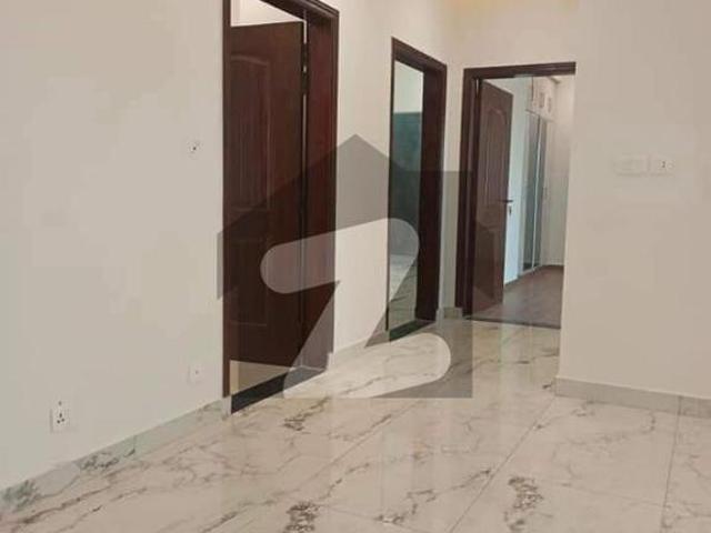 Fair Priced Prime Location 10 Marla Flat Available In Askari 11 Sector D