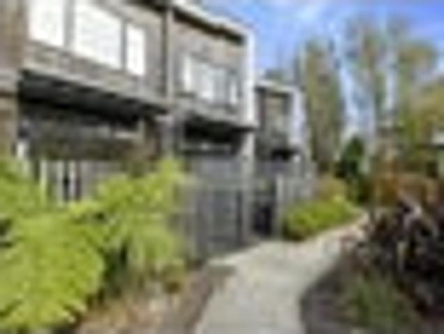 Fairfield, 2 bedrooms, $600 pw