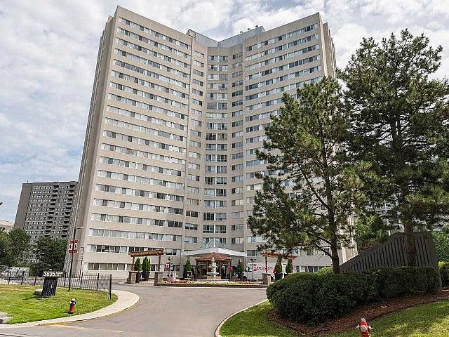 Fairly Priced For Sale At Hurontario/burnhamthorpe
