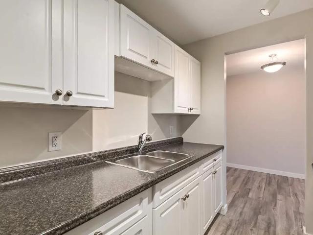 Fairway Plaza 2 Bedroom Apartment for Rent at 672 College Dr Se, Medicine Hat, AB T1A 7R5 Marlborough Norwood