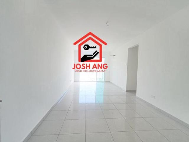 Fairview in Sungai Ara 970sf Original unit 2 Car parks side by side