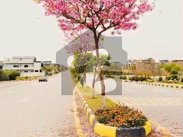 Faisal town block b 30*60 plot for sale on good location first come first avail this big opertuinty