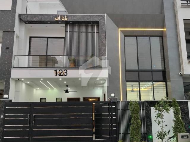 Faisal town phase 1 House for Sale size 8 marlas