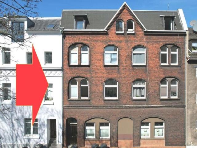 Faktor 15: Kernsaniertes MFH mit Wärmepumpe in Mülheim Styrum