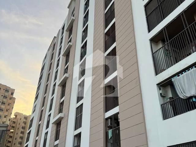 Falaknaz Twin Tower Race Course Facing Flat For Sale