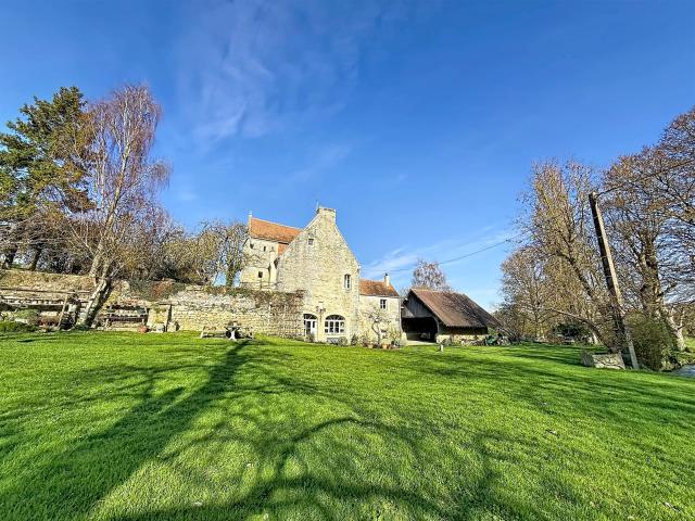 Falaise ancien moulin 175m² entièrement rénové 176m² Versainville