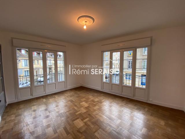 FALAISE Appartement F3 de 70 m² avec garage et cave