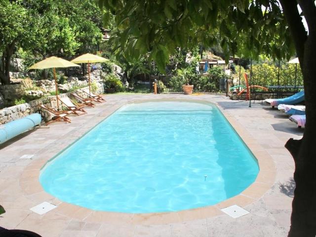 FALICON propriété rare et atypique de 286 m2, vue mer