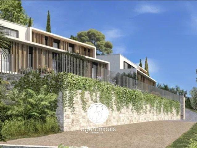 Falicon Route De L'aire Saint Michel: Triplex / 5 Pièces. 103m² Falicon