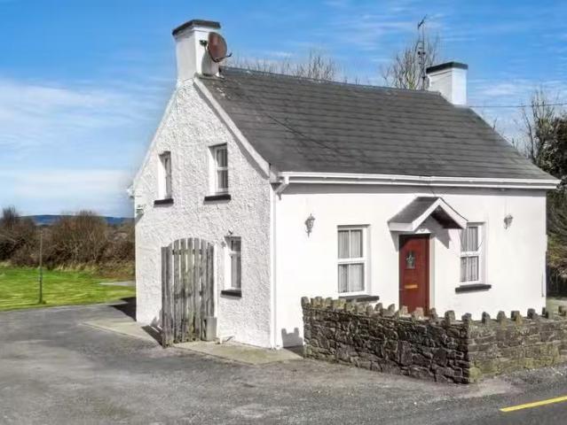 Farthingville East, Dromina, Charleville, Co. Cork, P56RY17 is.