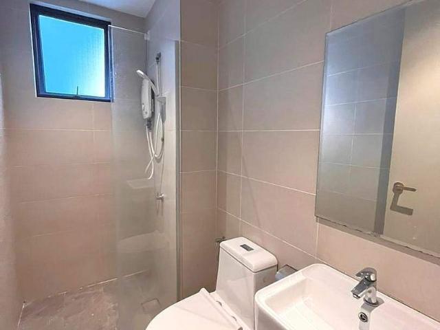 Far East Master Room. Direct Access MRT. Available in 1/6