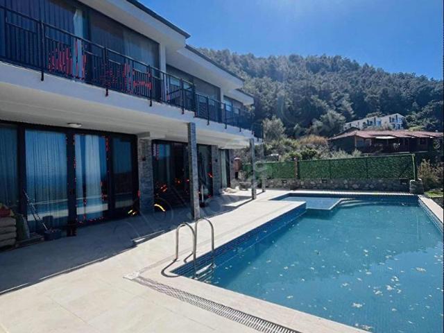 Faralya'da harika deniz manzaralı müstakil villa