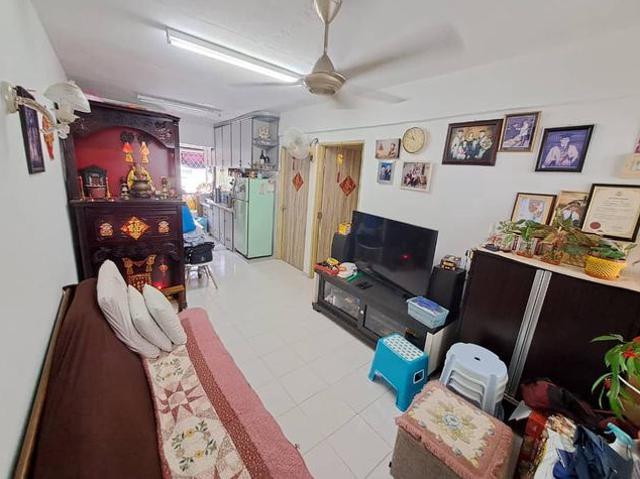 FARLIM BLOCK 4B FLAT well maintained