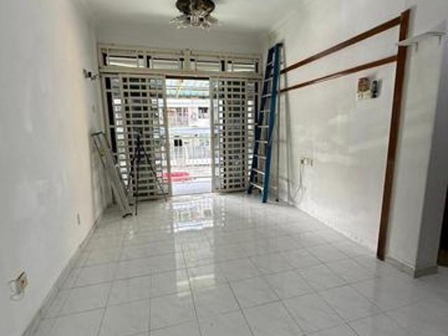 Farlim Tajung Court Apartment Ground Floor Super Rare Unit High Row