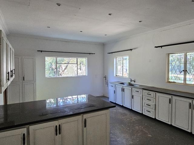 Farm in Hekpoort For Sale