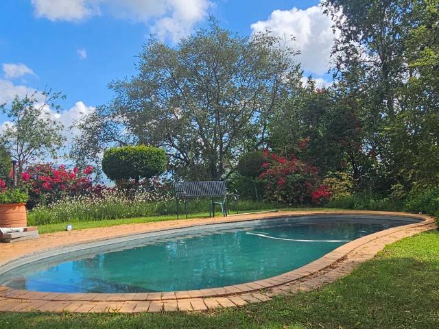 Farm in Hekpoort For Sale