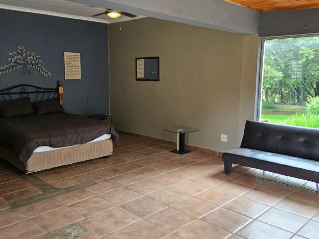 Farm in Hekpoort For Sale