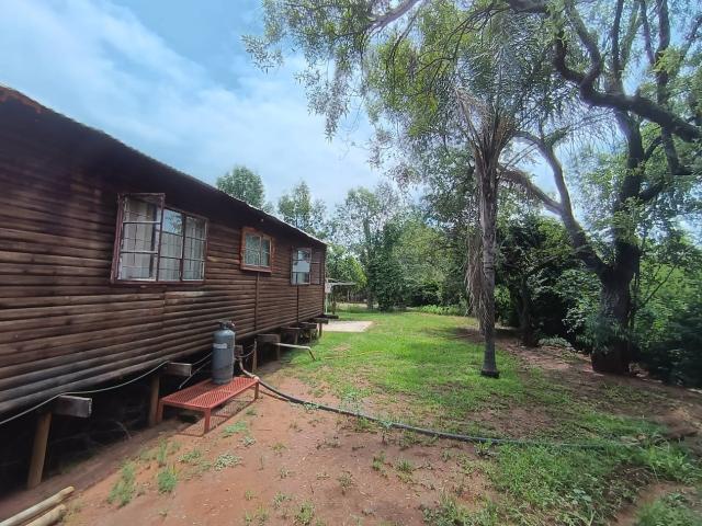 Farm in Renosterfontein AH For Sale